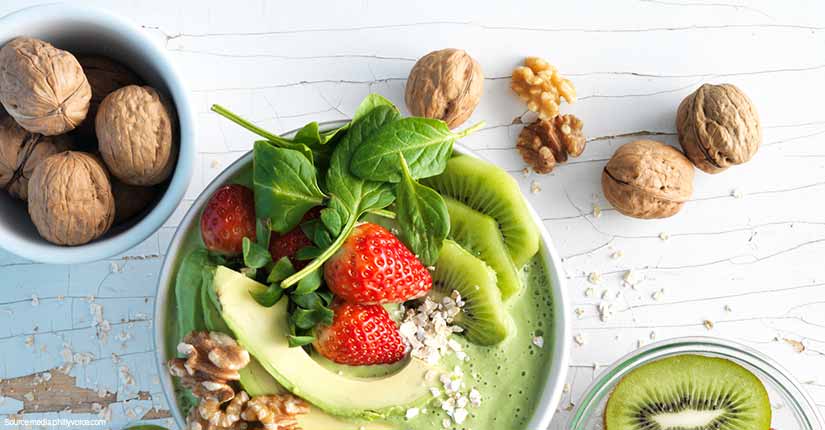 Matcha Avocado Walnut Smoothie