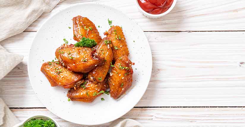 Baked Chicken Wings with Garlicky Curd Dip