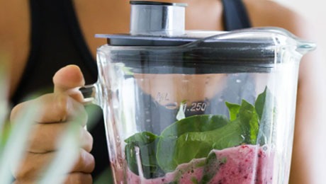 5 nourishing superfood smoothies that are perfect meals for when you’re too bored to cook