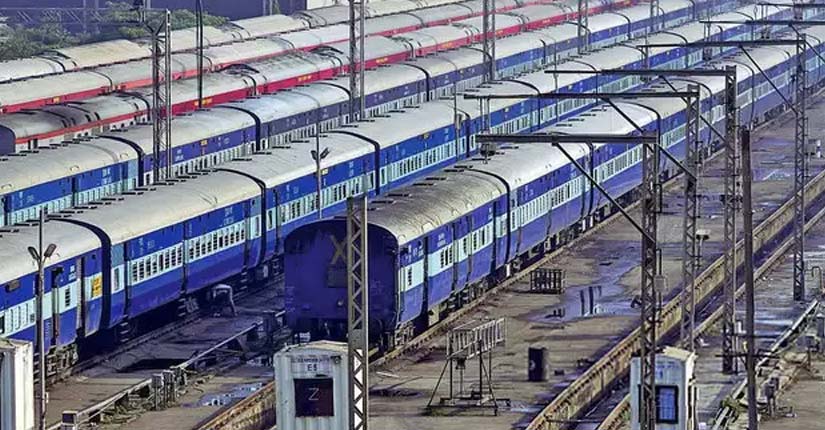 Shortage of Hospital Beds leads Delhi to Equip 500 Railway Coaches with Hospital Facilities