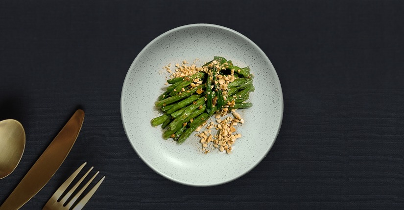 Garlicky Green Beans with Peanuts