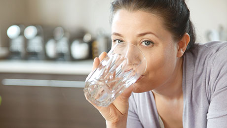 10 Hacks to Beat Water Retention