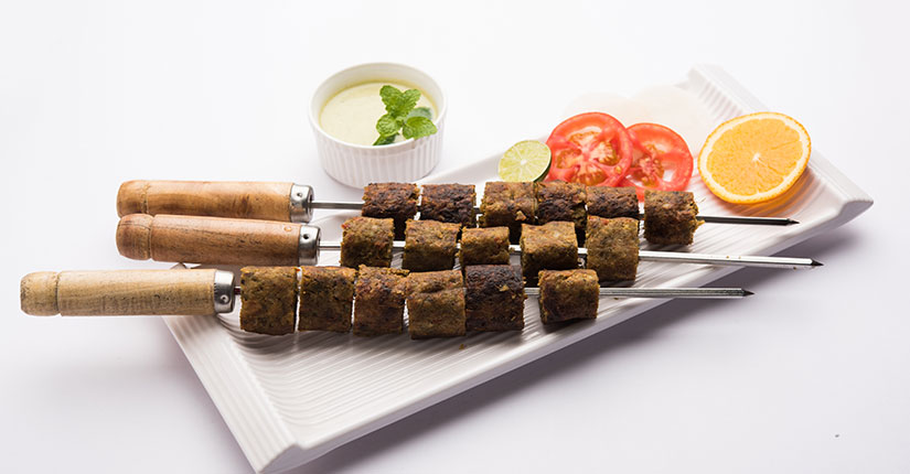 Appetizing Papaya Kebabs With Plum Dip