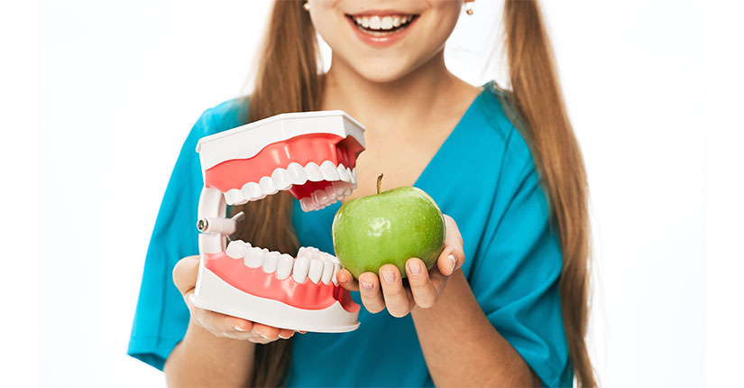 5 Foods to Eat and Avoid for good Dental Hygiene