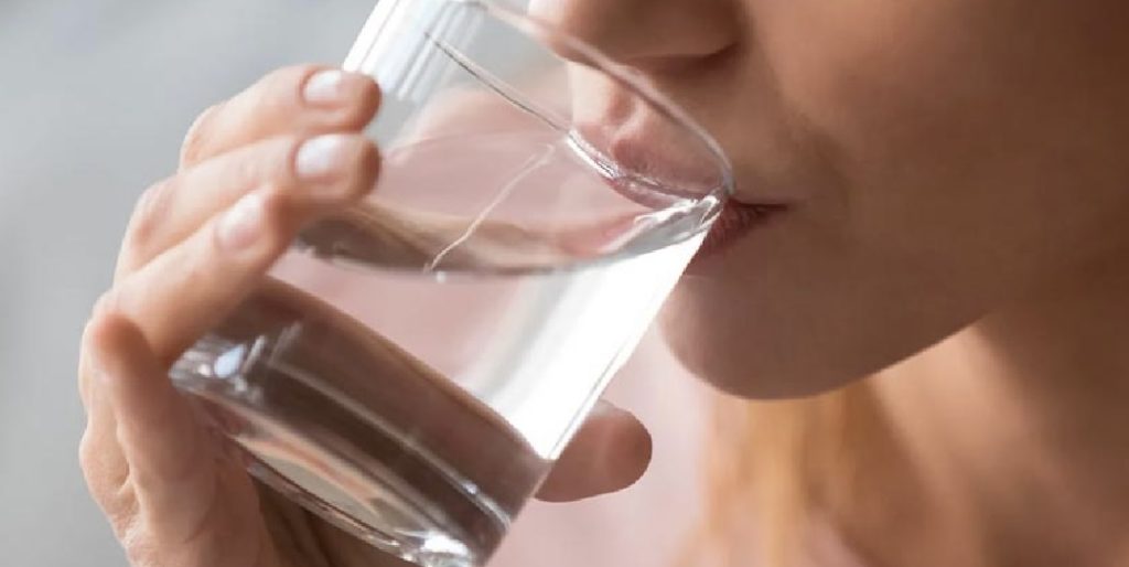 4 Reasons why you should never be tired of drinking enough water!