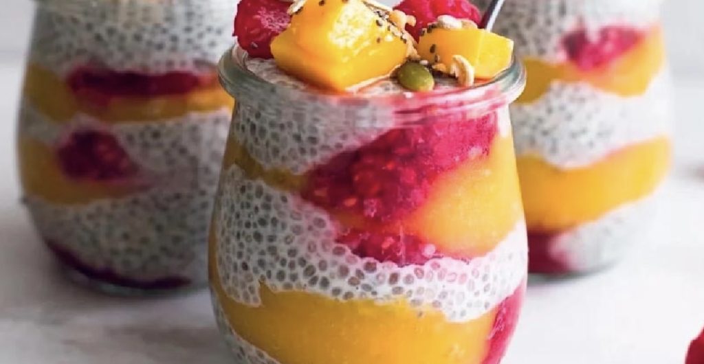 Mango chia pudding