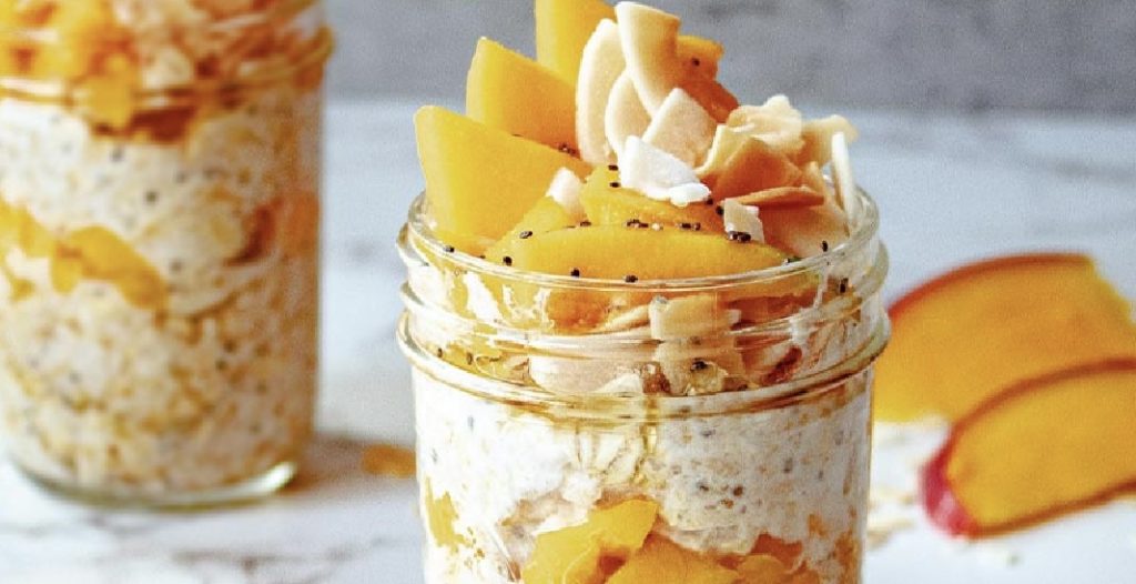 Mango overnight oats