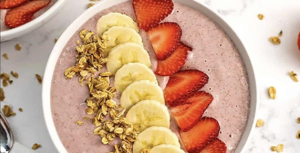 Strawberry Oatmeal Smoothie Bowl